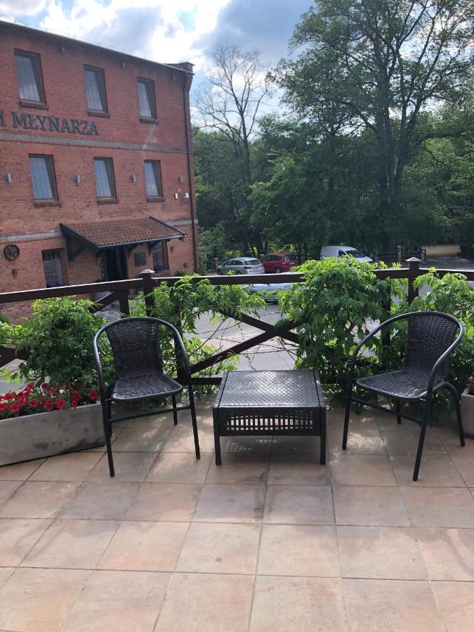 Dom Mlynarza Hotell Zukczyn Exteriör bild