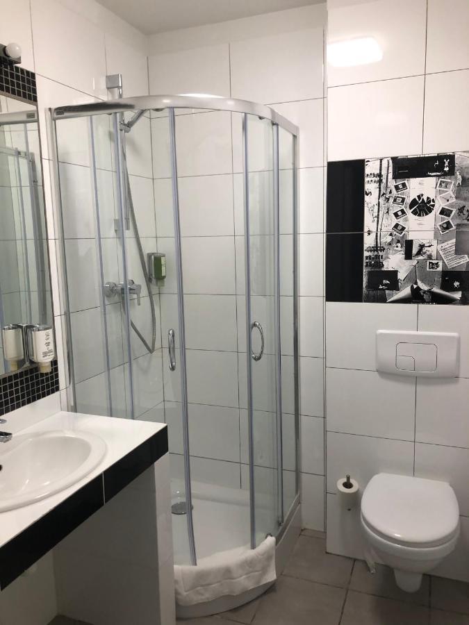 Dom Mlynarza Hotell Zukczyn Exteriör bild
