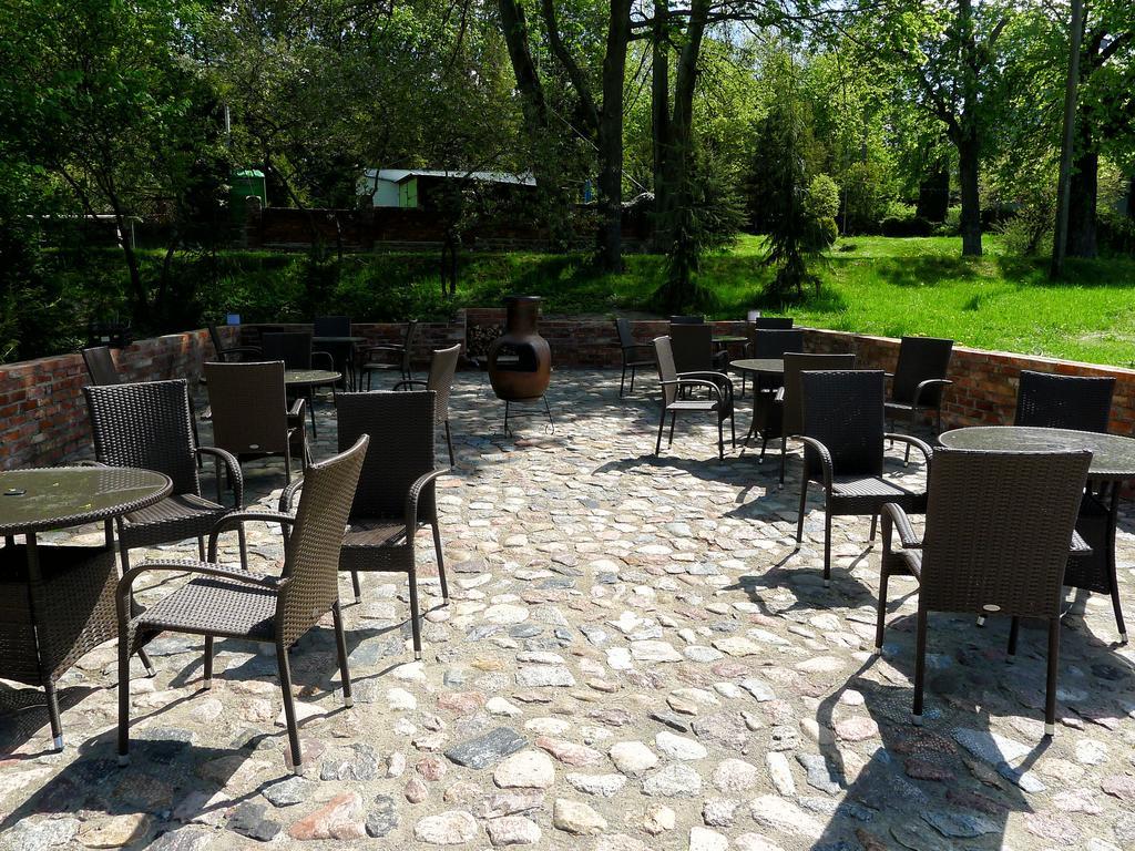 Dom Mlynarza Hotell Zukczyn Exteriör bild