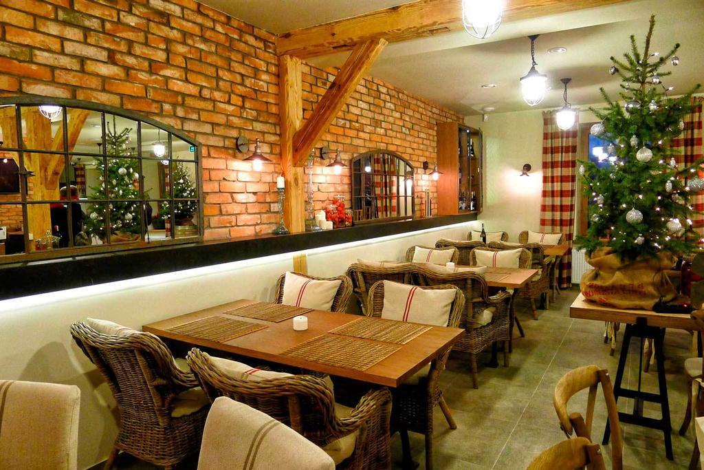 Dom Mlynarza Hotell Zukczyn Exteriör bild