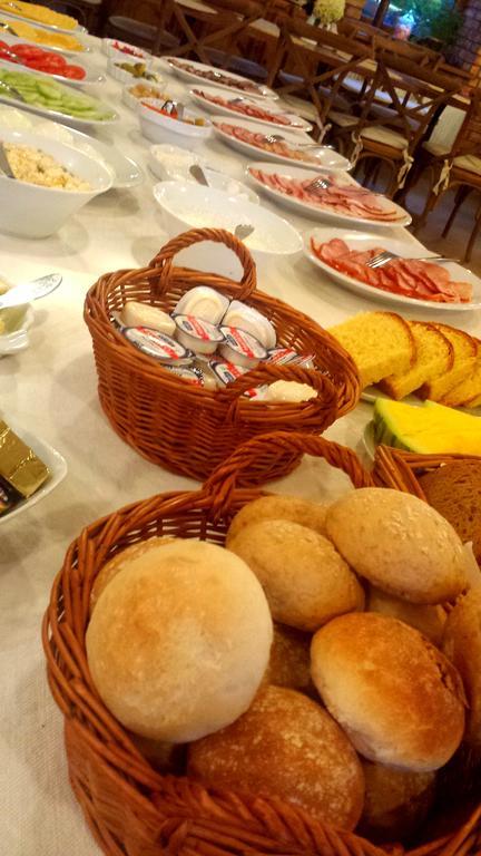 Dom Mlynarza Hotell Zukczyn Exteriör bild