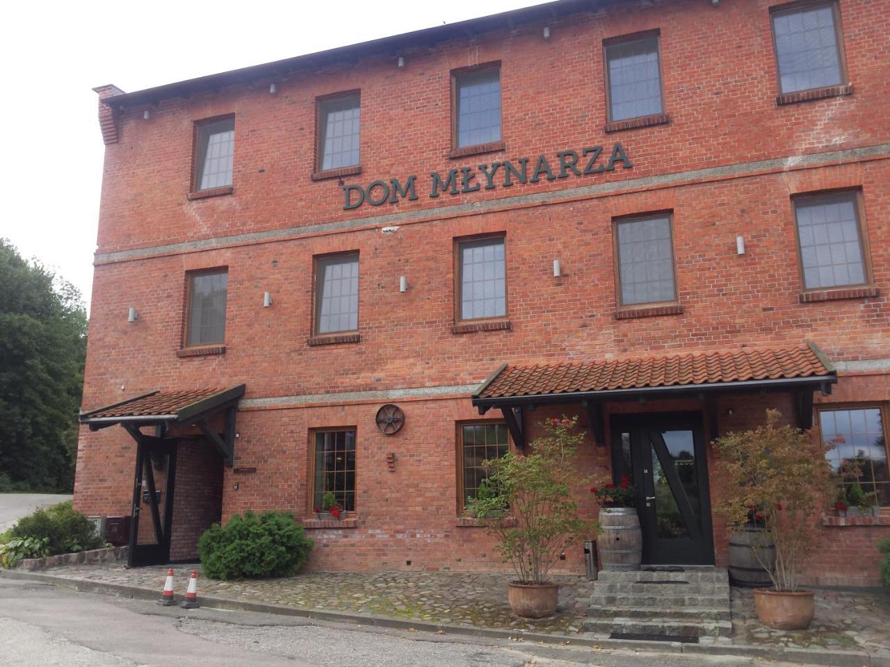 Dom Mlynarza Hotell Zukczyn Exteriör bild
